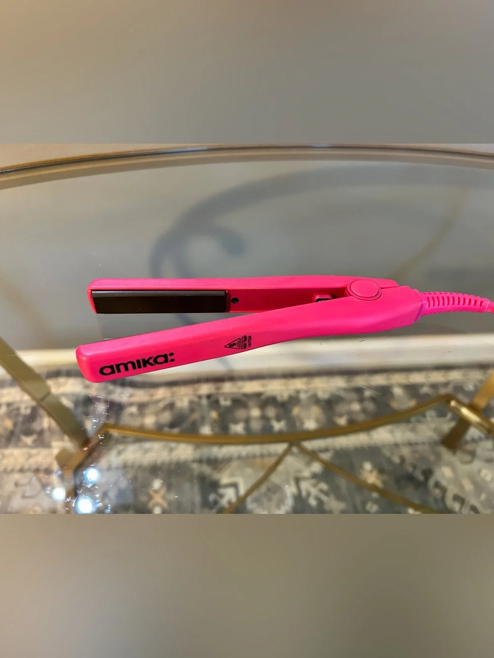 Amika Mini Hair Straightener – Hot Pink – Dual Voltage – Excellent Condition